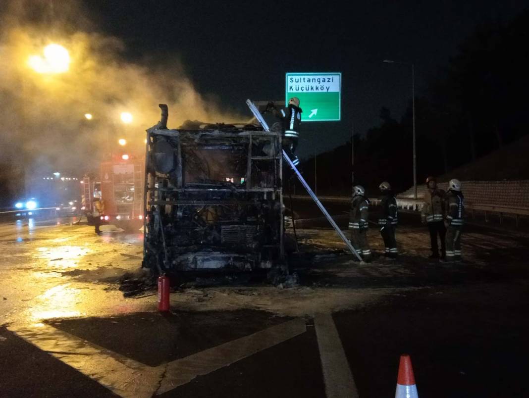 Facianın eşiğinden dönüldü! Sultangazi'de İETT otobüsü alev alev yandı 10