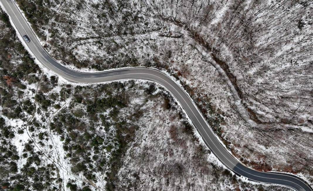 İstanbul'da kar yağışı başladı! O ilçeler beyaz örtüyle kaplandı 12