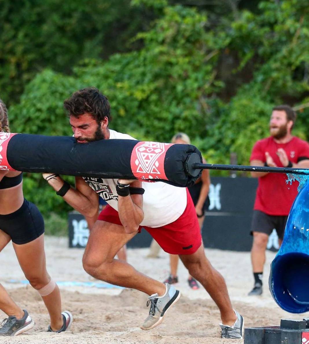 İrem Derici" At gibi aşığım" demişti! Bakın gönlünü hangi eski Survivor yarışmacısına kaptırdı! 5