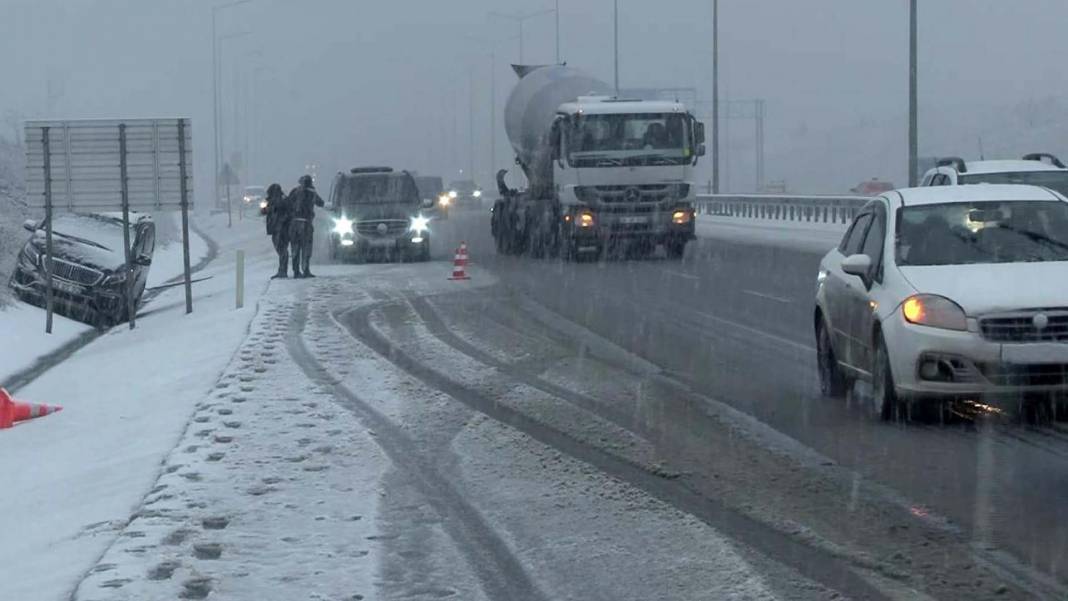 Meteoroloji hava durumu tahminini açıkladı! İstanbul, o tarihlerde kar yağışına doyacak! "Kış lastiği olmadan aracınızı çıkartmayın" 7