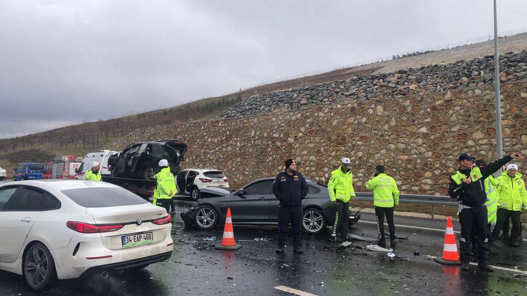 Bursa Gemlik'te zincirleme kaza! Çok sayıda ölü ve yaralı var 1