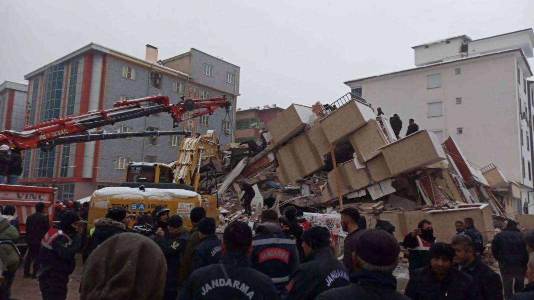 7.4 büyüklüğünde deprem! İşte Kahramanmaraş'taki son durumu gösteren fotoğraflar... 1