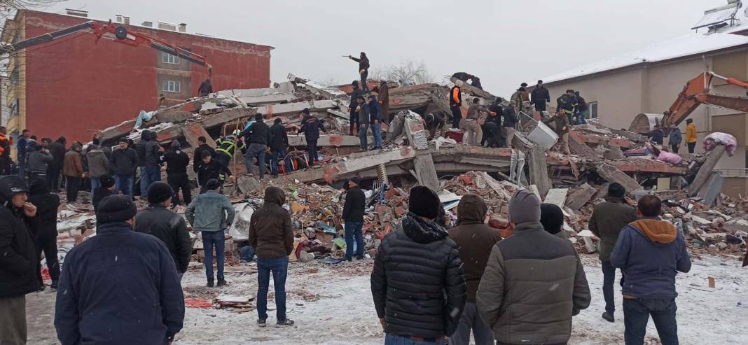 7.4 büyüklüğünde deprem! İşte Kahramanmaraş'taki son durumu gösteren fotoğraflar... 11