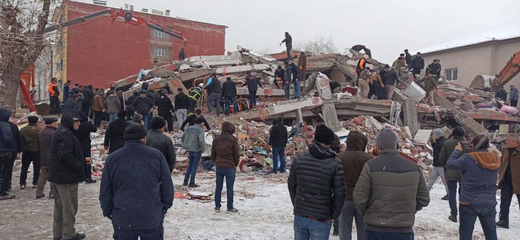 7.4 büyüklüğünde deprem! İşte Kahramanmaraş'taki son durumu gösteren fotoğraflar... 12