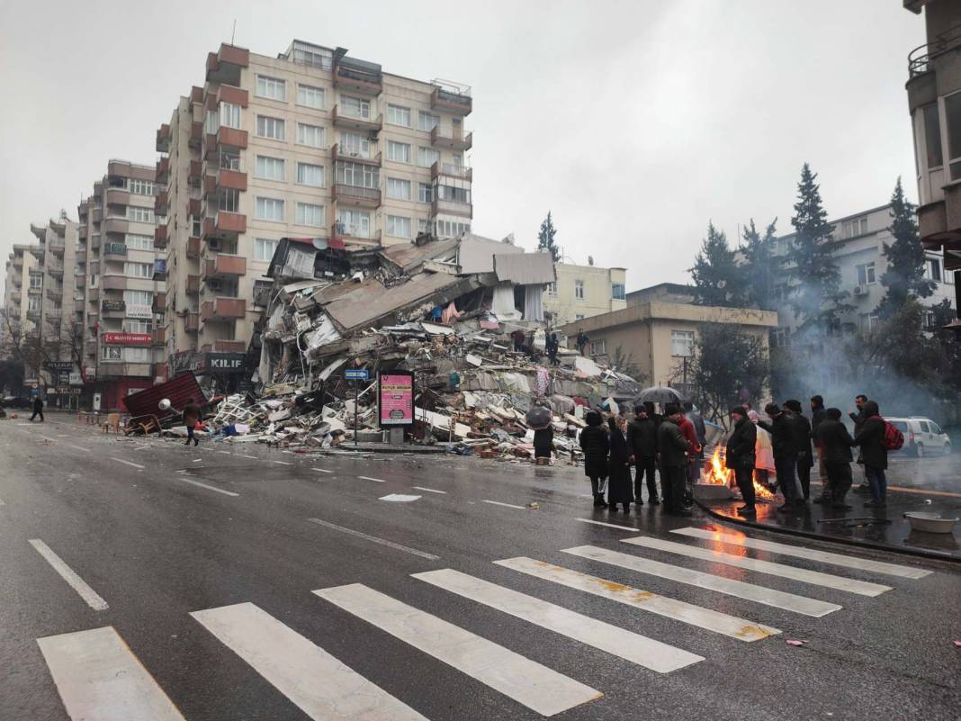 7.4 büyüklüğünde deprem! İşte Kahramanmaraş'taki son durumu gösteren fotoğraflar... 14