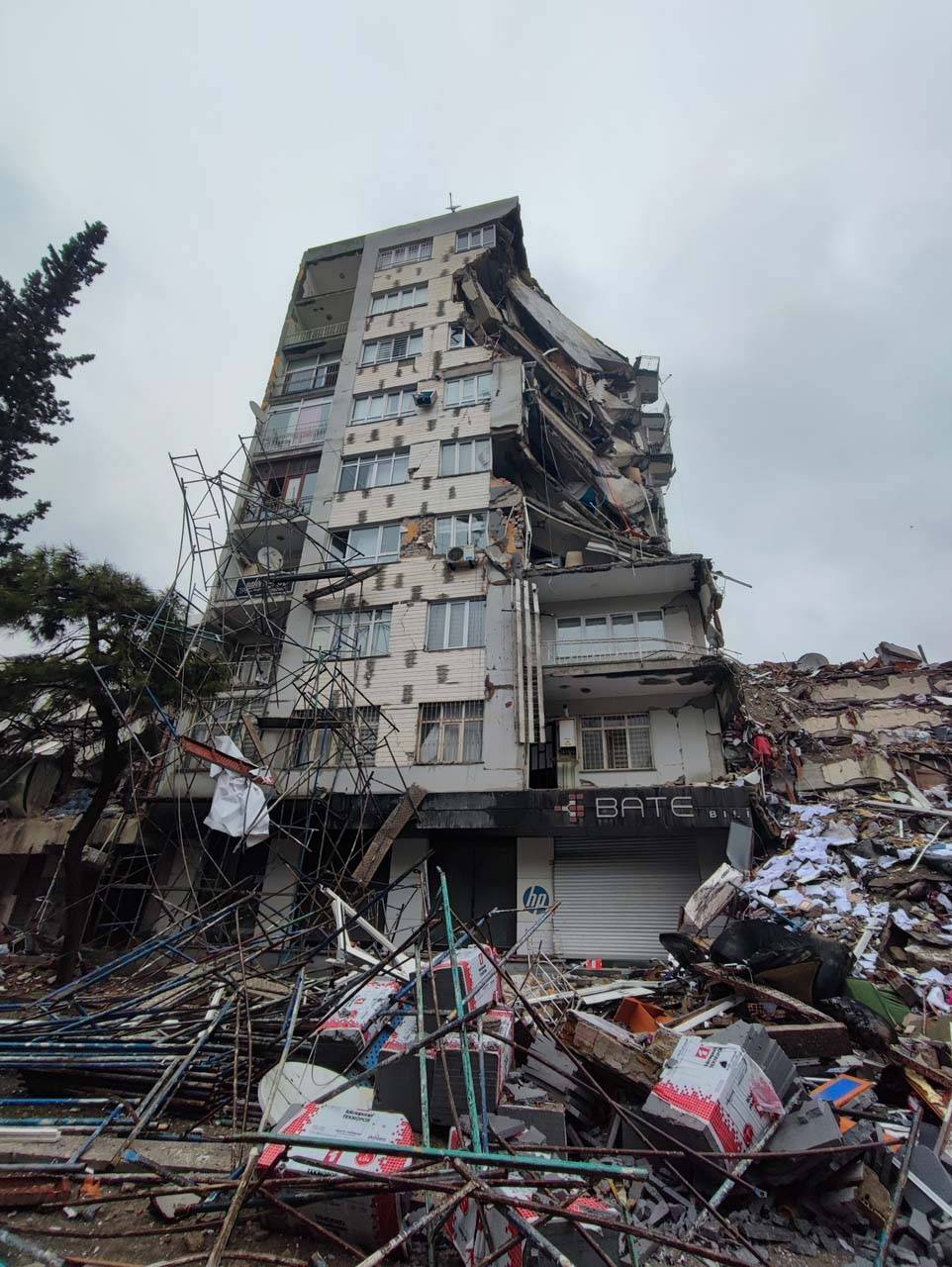 7.4 büyüklüğünde deprem! İşte Kahramanmaraş'taki son durumu gösteren fotoğraflar... 20