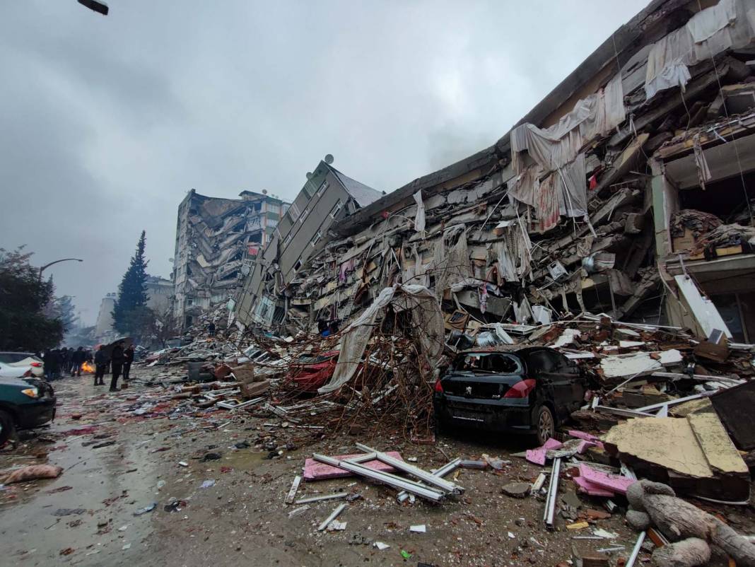 7.4 büyüklüğünde deprem! İşte Kahramanmaraş'taki son durumu gösteren fotoğraflar... 25