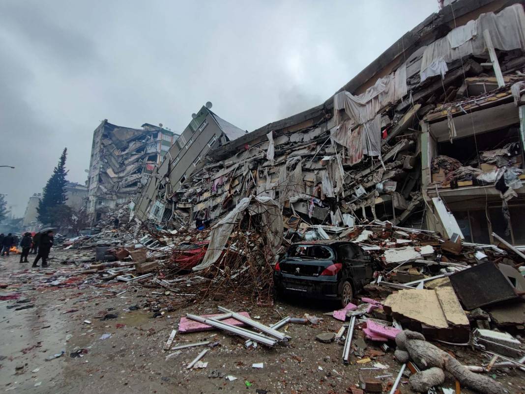 7.4 büyüklüğünde deprem! İşte Kahramanmaraş'taki son durumu gösteren fotoğraflar... 26