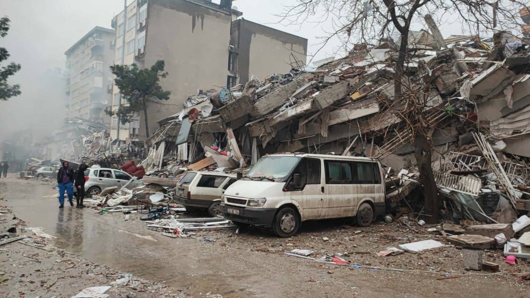 7.4 büyüklüğünde deprem! İşte Kahramanmaraş'taki son durumu gösteren fotoğraflar... 32