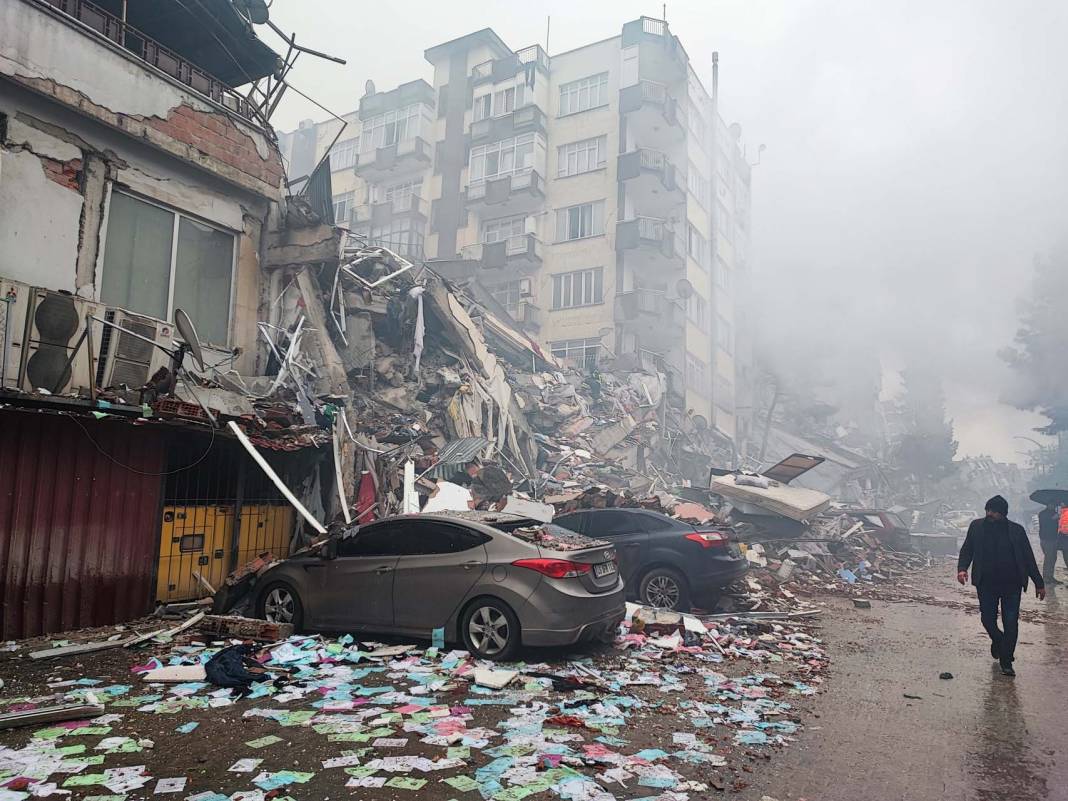 7.4 büyüklüğünde deprem! İşte Kahramanmaraş'taki son durumu gösteren fotoğraflar... 34