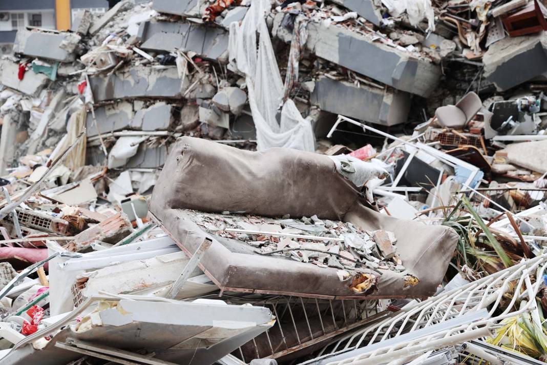 7.4 büyüklüğünde deprem! İşte Kahramanmaraş'taki son durumu gösteren fotoğraflar... 38