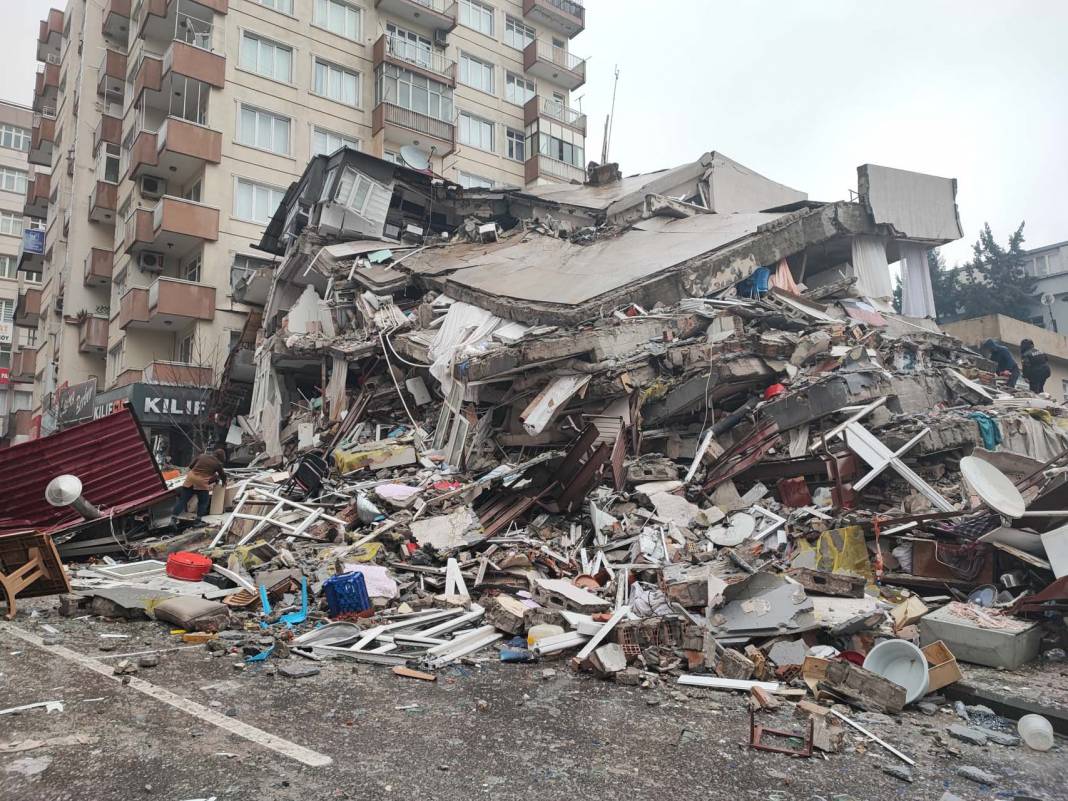 7.4 büyüklüğünde deprem! İşte Kahramanmaraş'taki son durumu gösteren fotoğraflar... 42