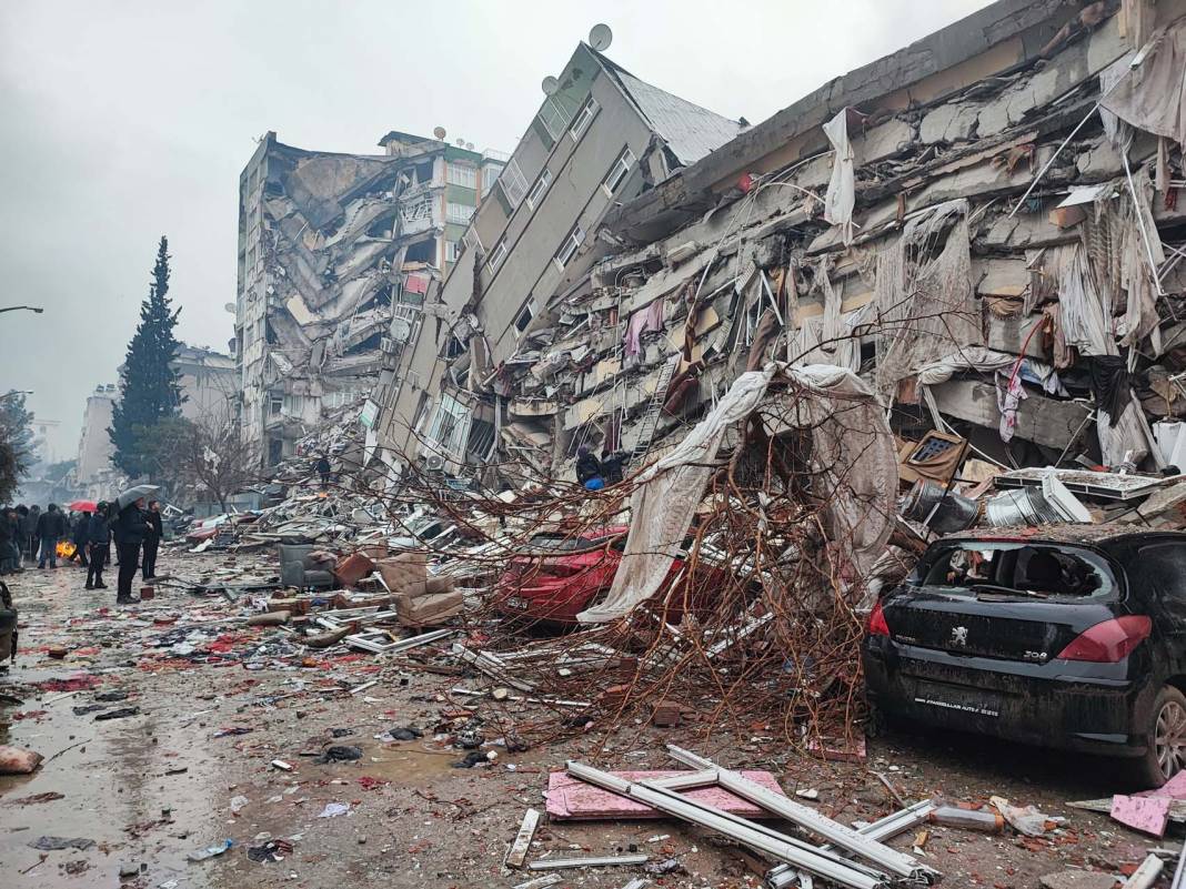 7.4 büyüklüğünde deprem! İşte Kahramanmaraş'taki son durumu gösteren fotoğraflar... 43