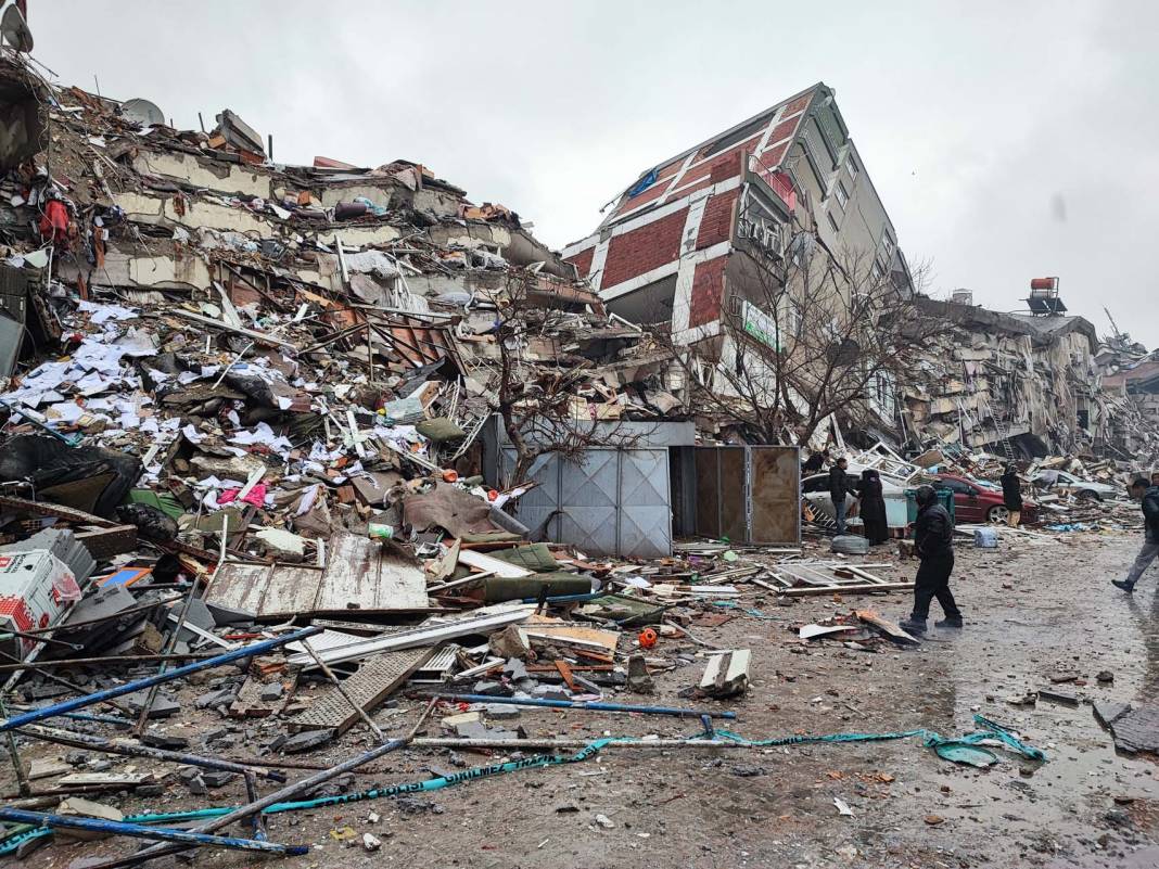 7.4 büyüklüğünde deprem! İşte Kahramanmaraş'taki son durumu gösteren fotoğraflar... 44