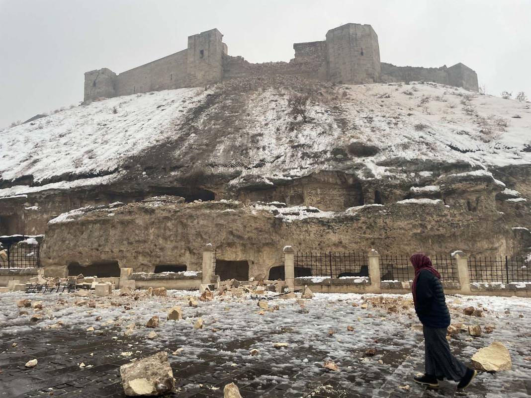 Kahramanmaraş'taki 7.4 deprem Gaziantep Kalesi'ni yıktı! İşte kalenin son durumu... 3