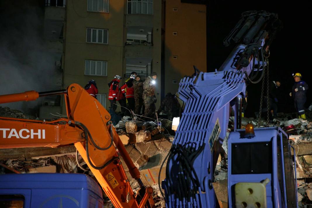 Kahramanmaraş depremi: Osmaniye'deki bir kişi, 26 saat sonra enkazdan sağ olarak çıkarıldı 2