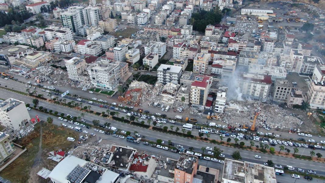 Yüreğimiz yanıyor! Deprem felaketinin yaşandığı Hatay dronla görüntülendi! İşte o fotoğraflar... 37