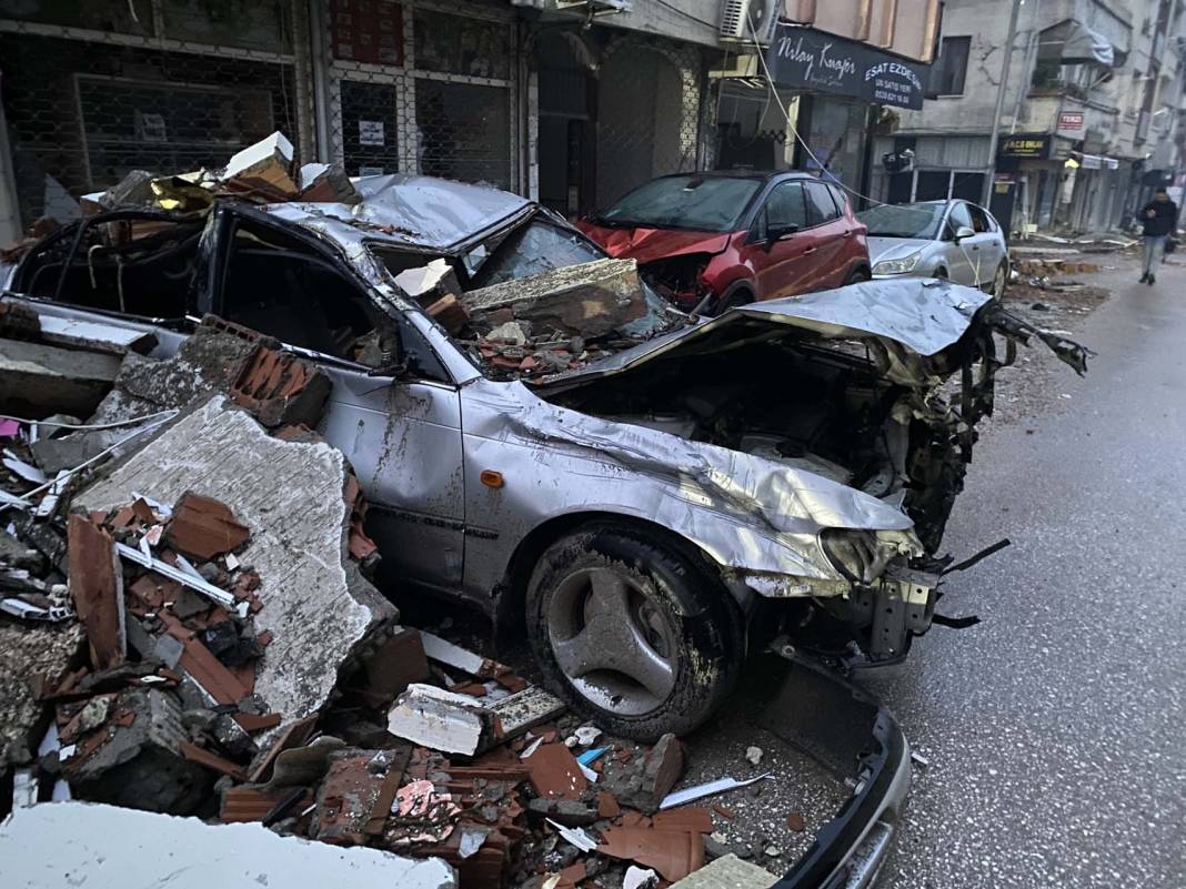 Yüreğimiz yanıyor! Deprem felaketinin yaşandığı Hatay dronla görüntülendi! İşte o fotoğraflar... 38