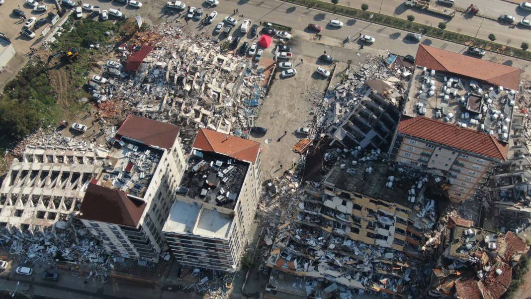 Yüreğimiz yanıyor! Deprem felaketinin yaşandığı Hatay dronla görüntülendi! İşte o fotoğraflar... 44