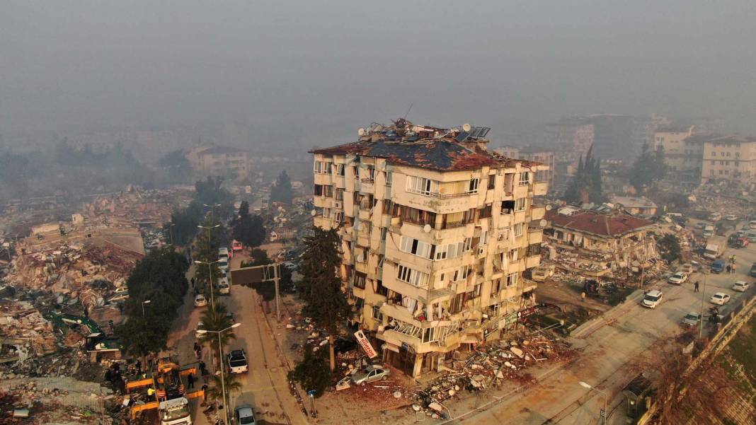 Kahramanmaraş depreminin vurduğu Hatay, havadan İHA ve dronlarla görüntülendi! Yıkımın boyutu yürekleri acıttı 15