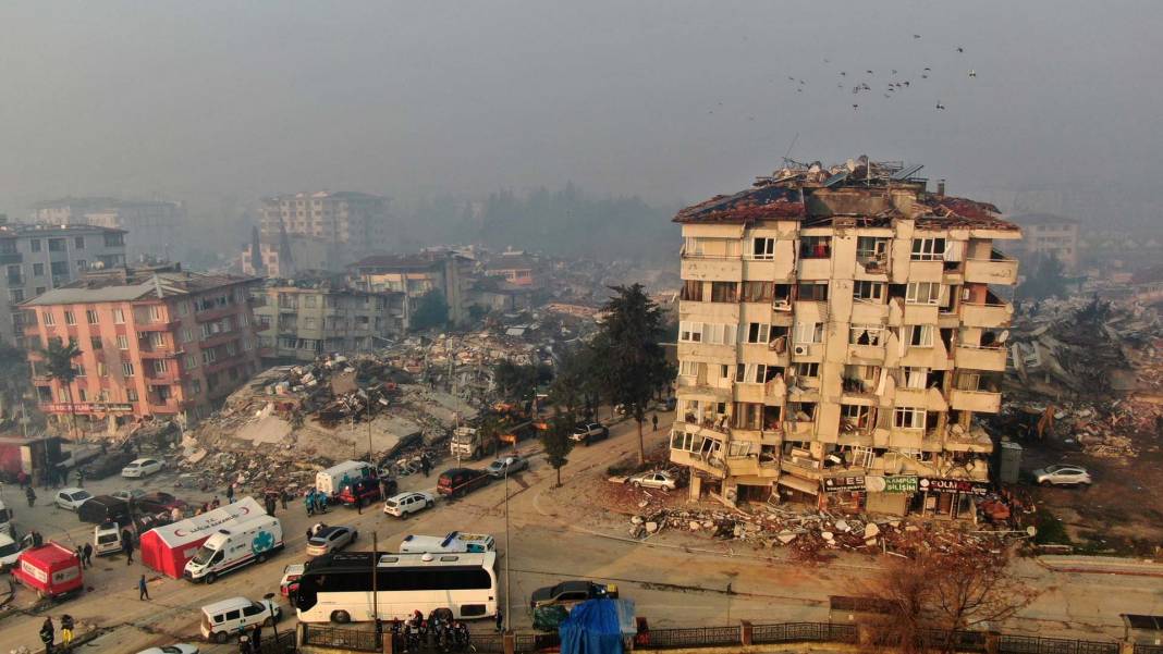 Kahramanmaraş depreminin vurduğu Hatay, havadan İHA ve dronlarla görüntülendi! Yıkımın boyutu yürekleri acıttı 16