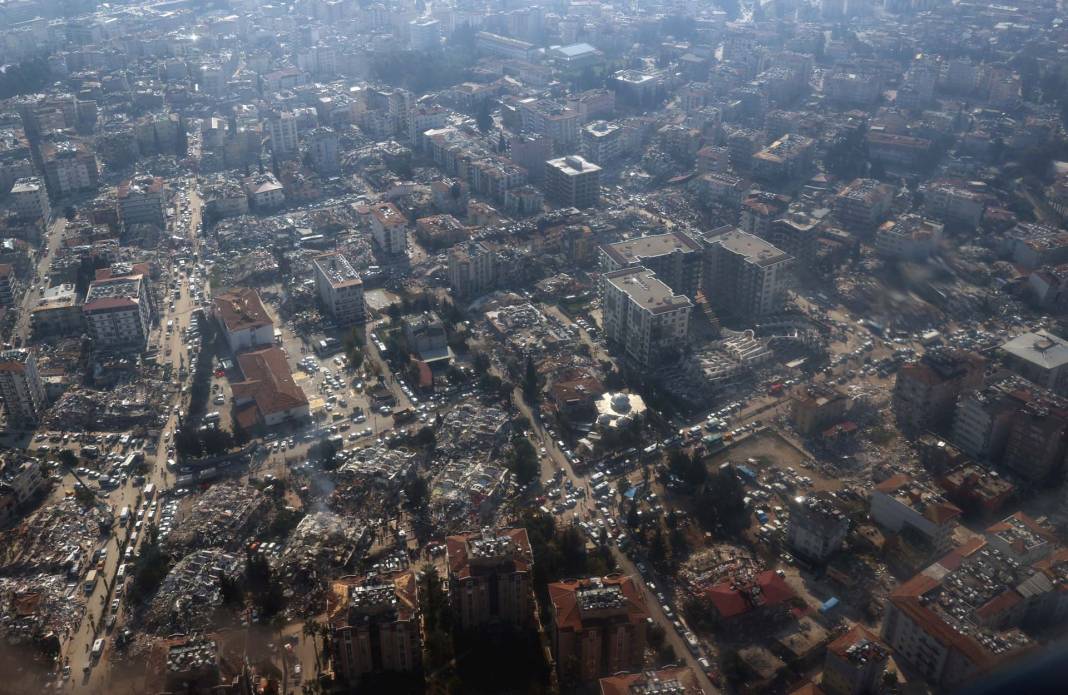 Kahramanmaraş depreminin vurduğu Hatay, havadan İHA ve dronlarla görüntülendi! Yıkımın boyutu yürekleri acıttı 2