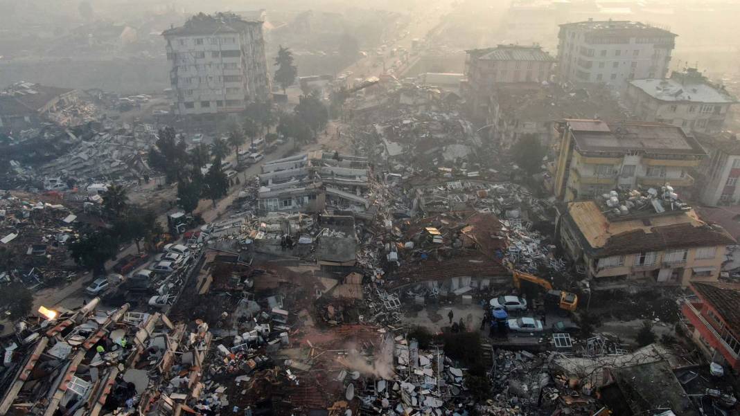 Kahramanmaraş depreminin vurduğu Hatay, havadan İHA ve dronlarla görüntülendi! Yıkımın boyutu yürekleri acıttı 23