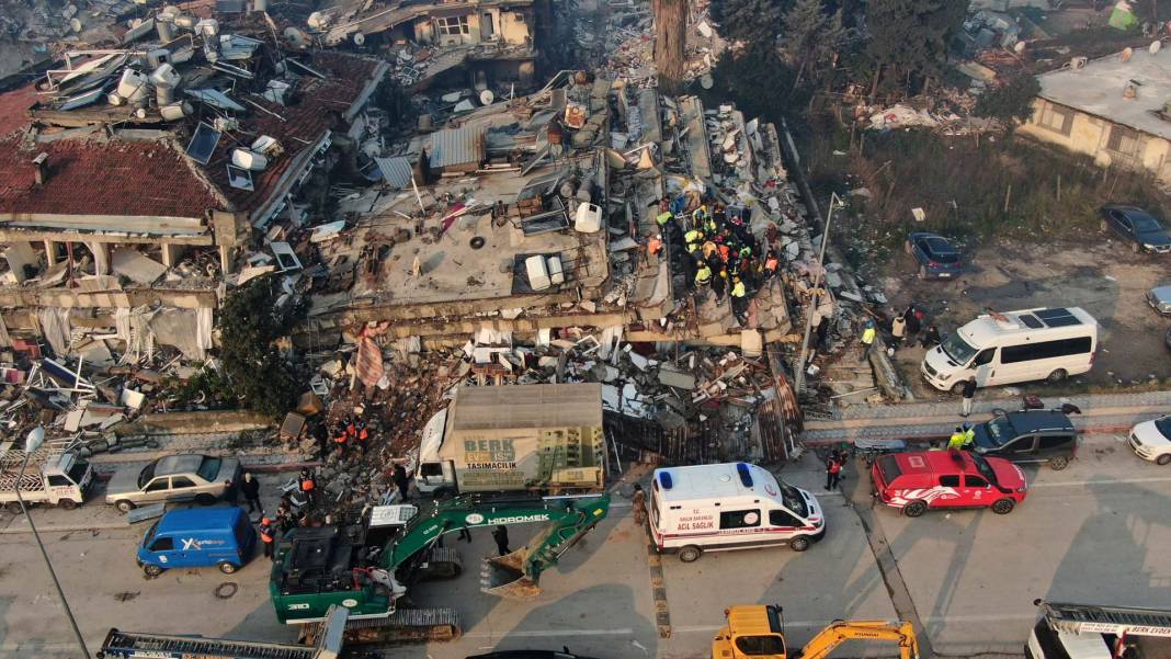 Kahramanmaraş depreminin vurduğu Hatay, havadan İHA ve dronlarla görüntülendi! Yıkımın boyutu yürekleri acıttı 27