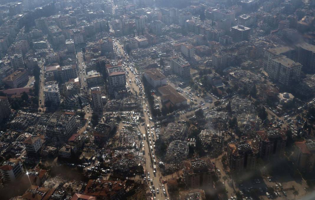 Kahramanmaraş depreminin vurduğu Hatay, havadan İHA ve dronlarla görüntülendi! Yıkımın boyutu yürekleri acıttı 3