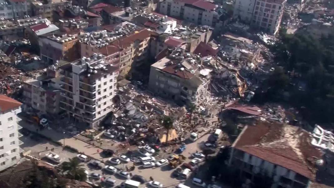 Kahramanmaraş depreminin vurduğu Hatay, havadan İHA ve dronlarla görüntülendi! Yıkımın boyutu yürekleri acıttı 5