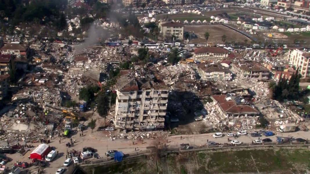Kahramanmaraş depreminin vurduğu Hatay, havadan İHA ve dronlarla görüntülendi! Yıkımın boyutu yürekleri acıttı 8