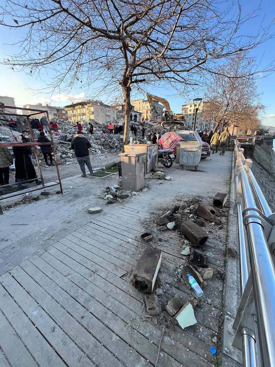 Hatay'dan yeni görüntüler geldi! Parçalanan bisiklet detayı görenlerin yüreğini burktu 11