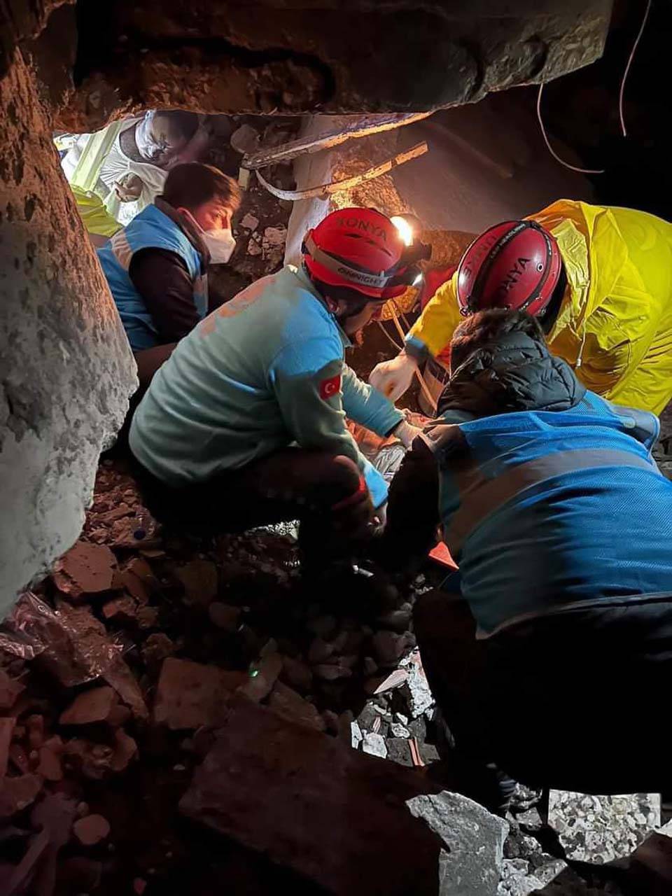 Hatay'dan yeni görüntüler geldi! Parçalanan bisiklet detayı görenlerin yüreğini burktu 13