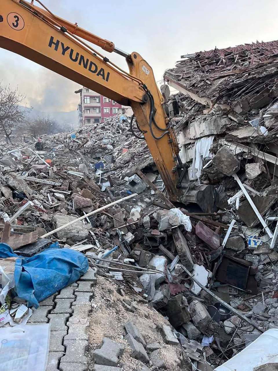 Hatay'dan yeni görüntüler geldi! Parçalanan bisiklet detayı görenlerin yüreğini burktu 2