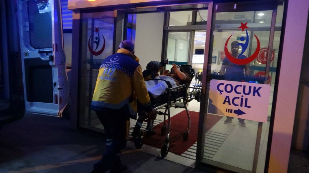 Kastamonu'da yürekleri ağza getiren kaza! Yolcu otobüsü devrildi: Yaralılar var 11