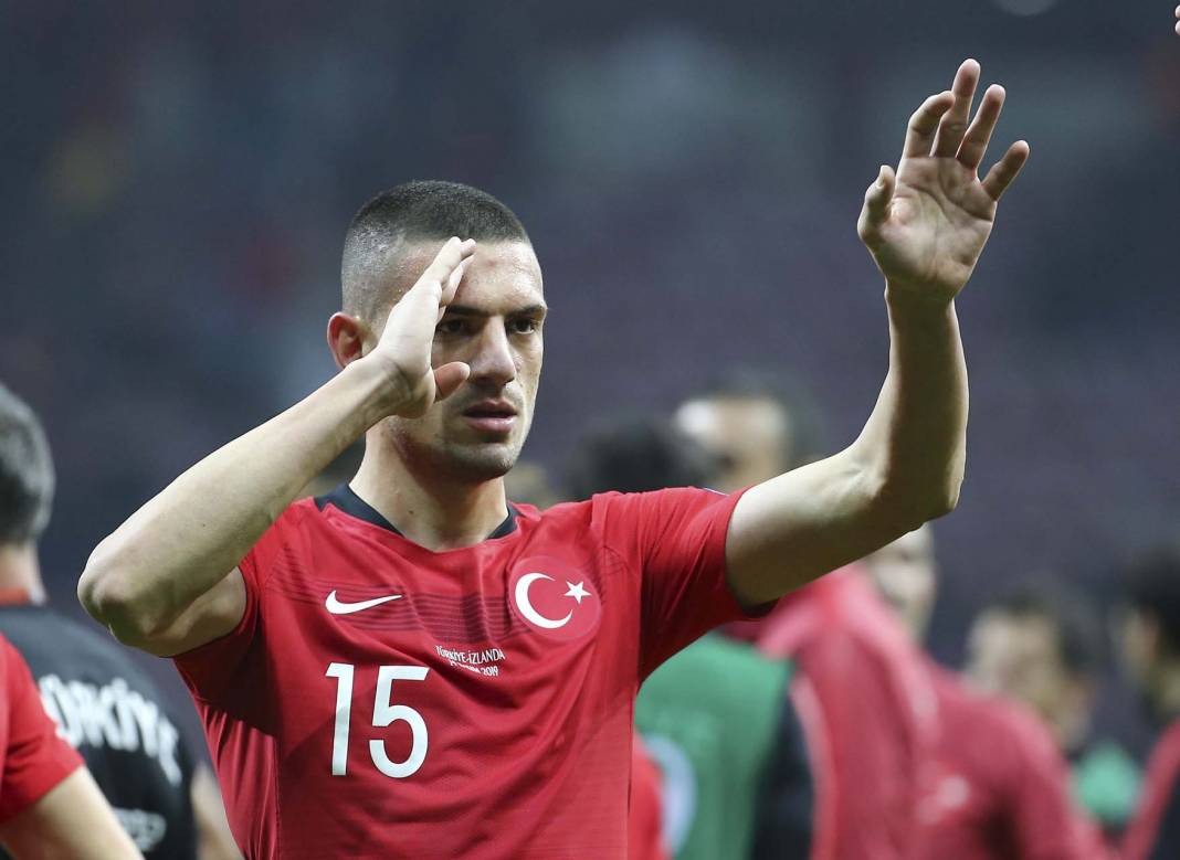 Merih Demiral, futbolun birleştirici gücünü kullandı! Depremzedeler için dünyaca ünlü yıldızların formalarını sattı! 4