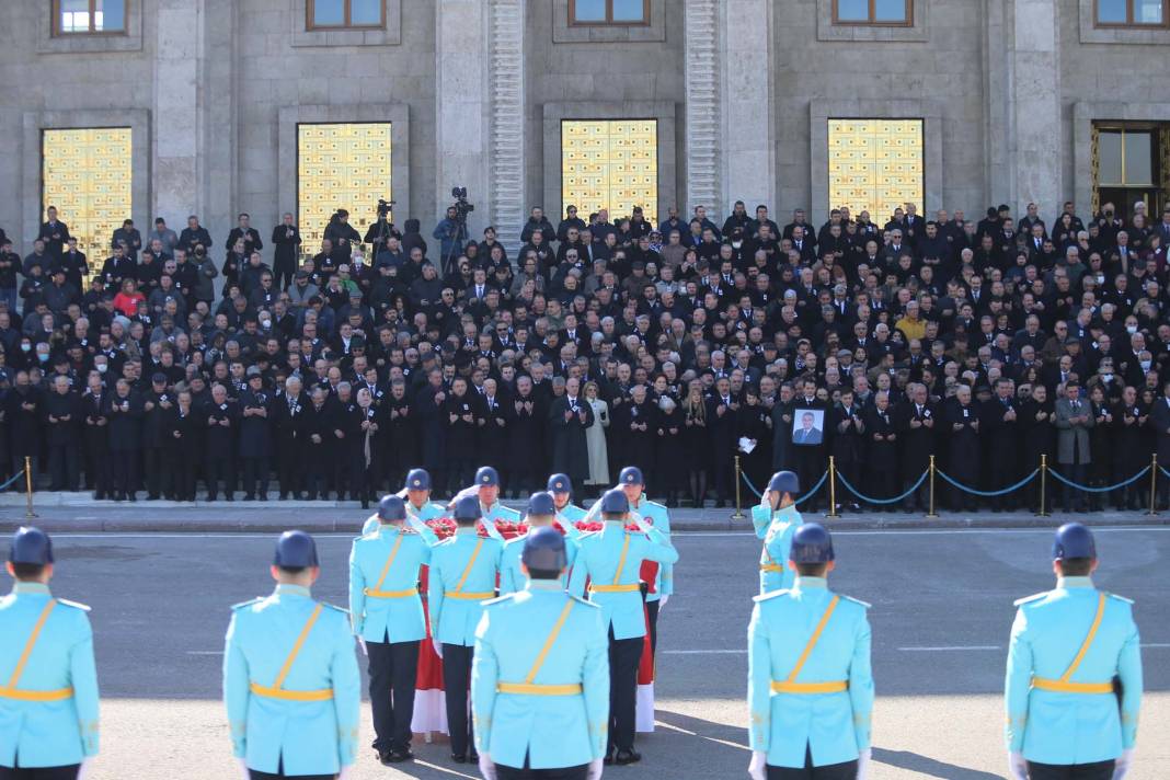 Eski CHP Genel Başkanı Deniz Baykal, cenaze töreni sonrası toprağa verildi 2