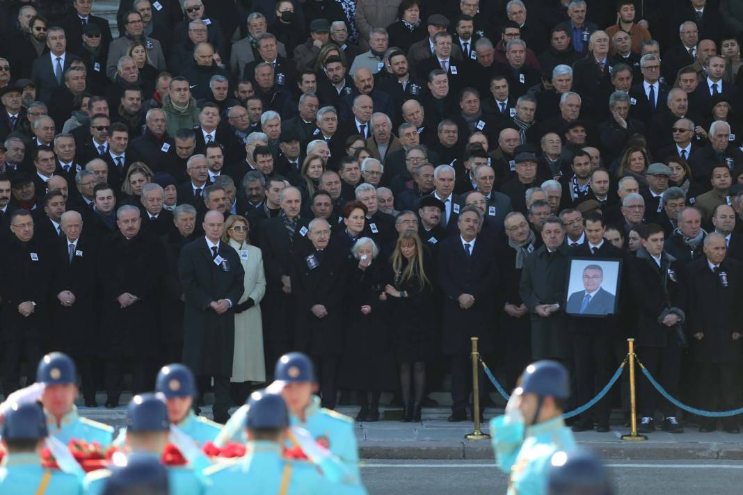 Eski CHP Genel Başkanı Deniz Baykal, cenaze töreni sonrası toprağa verildi 4