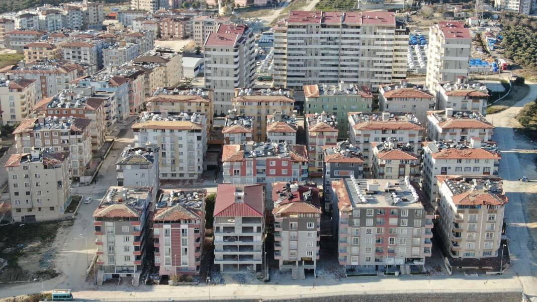 Hatay yıkıldı, o binalar yıkılmadı! Yüksek katlı binalar şiddetli depreme rağmen ayakta kaldı 2