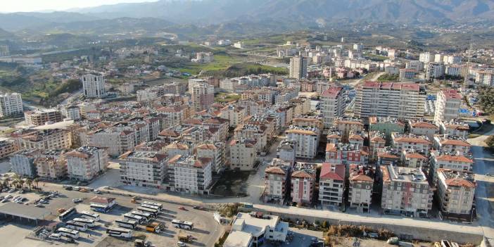 Hatay yıkıldı, o binalar yıkılmadı! Yüksek katlı binalar şiddetli depreme rağmen ayakta kaldı