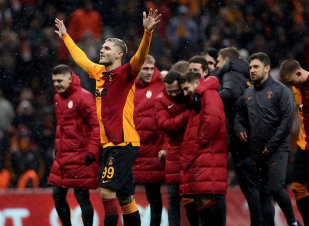 Galatasaraylı futbolcu Icardi'den "Aşkın Olayım" paylaşımı! Simge Sağın ile yeni bir aşk mı doğuyor? 1