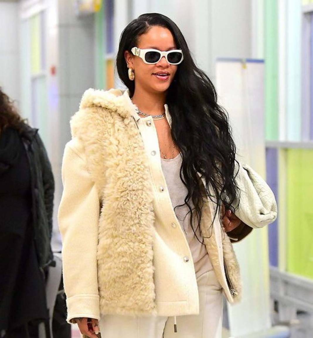 Hayvan Hakları Örgütü Rihanna'nın kürklerini depremzedelere göndermesini istedi! 6