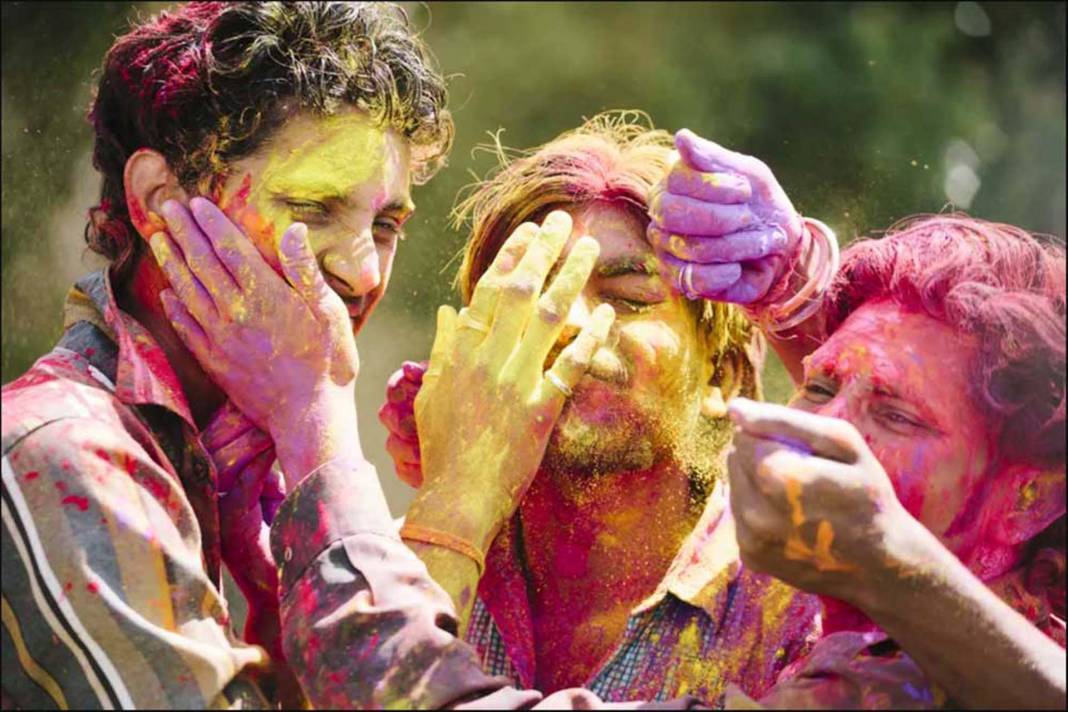 Holi Festivalı Hindistan'da bu yılda renkli görüntülere sahne oldu! Turistler akın etti! 10