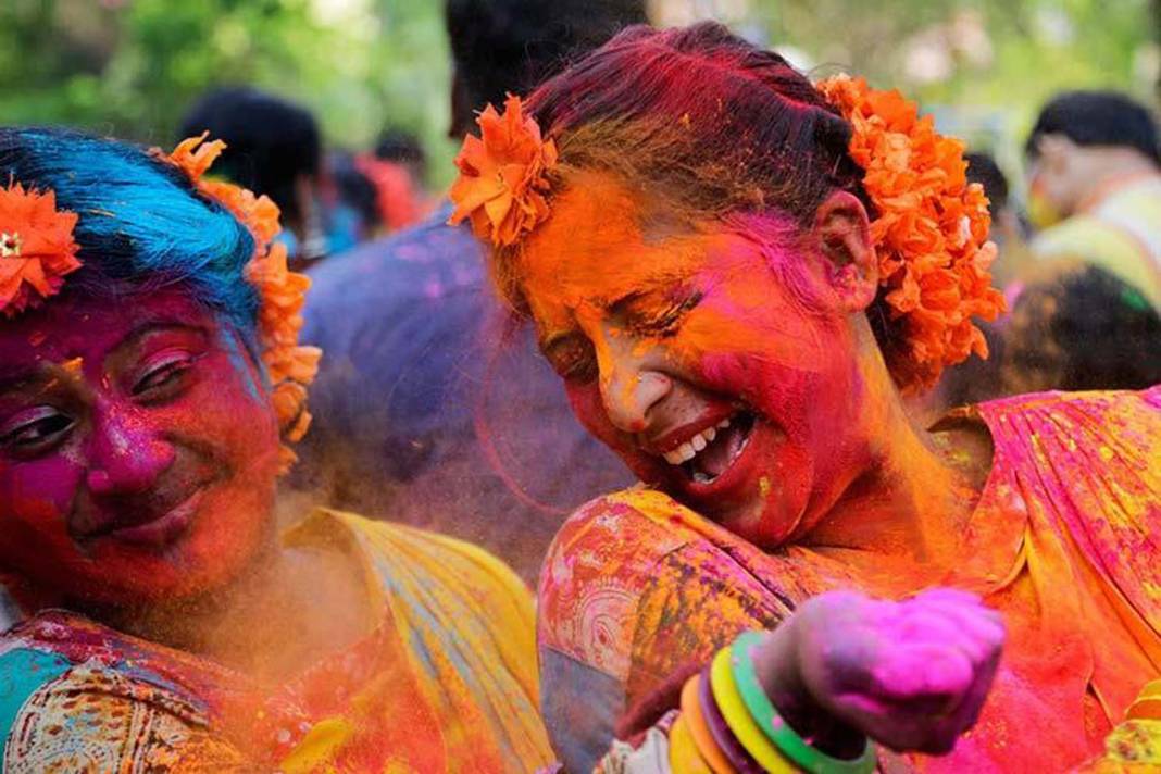 Holi Festivalı Hindistan'da bu yılda renkli görüntülere sahne oldu! Turistler akın etti! 8