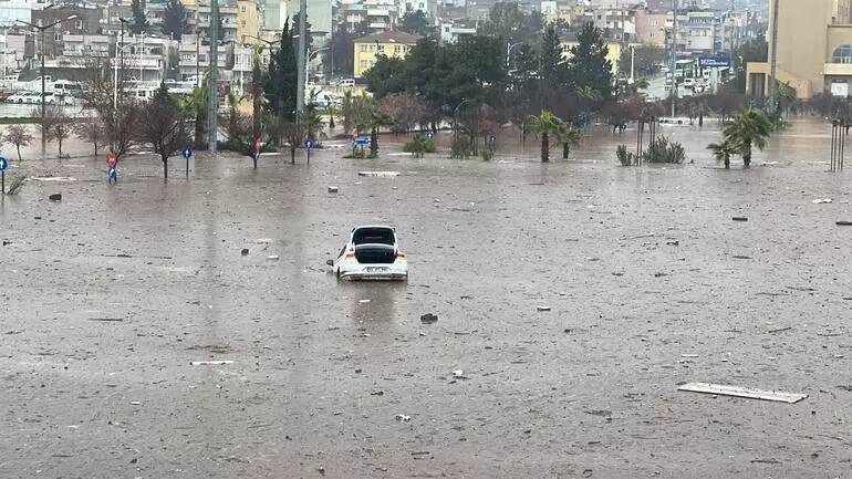 Adıyaman ve Şanlıurfa depremden sonra sel felaketine teslim oldu! İşte bölgeden görüntüler 1