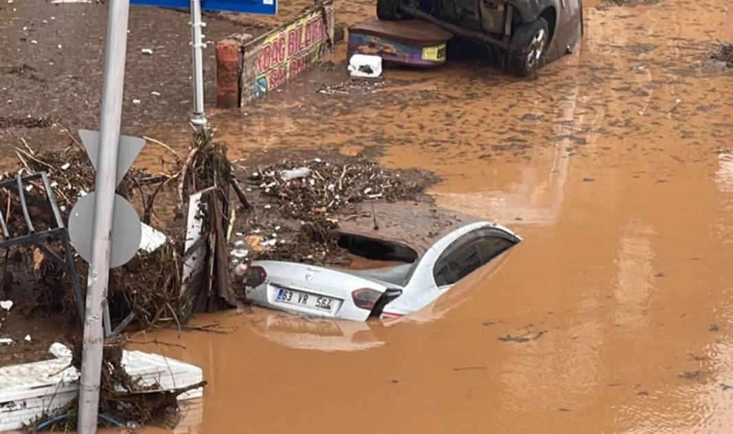 Adıyaman ve Şanlıurfa depremden sonra sel felaketine teslim oldu! İşte bölgeden görüntüler 2