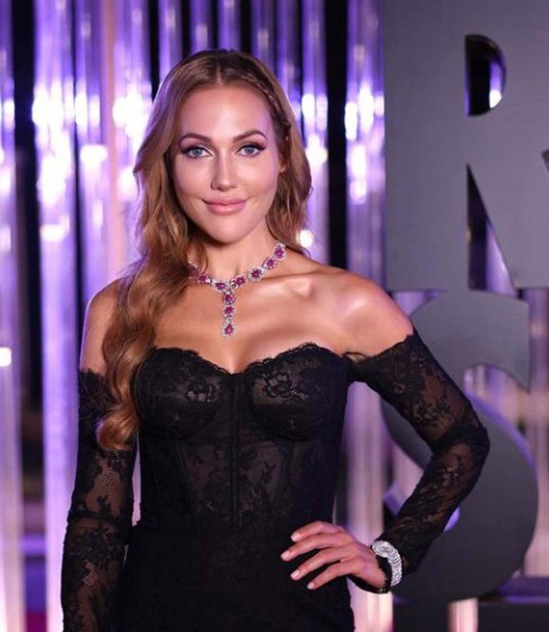 Görenler tanıyamadı! Muhteşem Yüzyıl'ın Hürremi, Meryem Üzerli estetiğin dozunu kaçırdı! 11