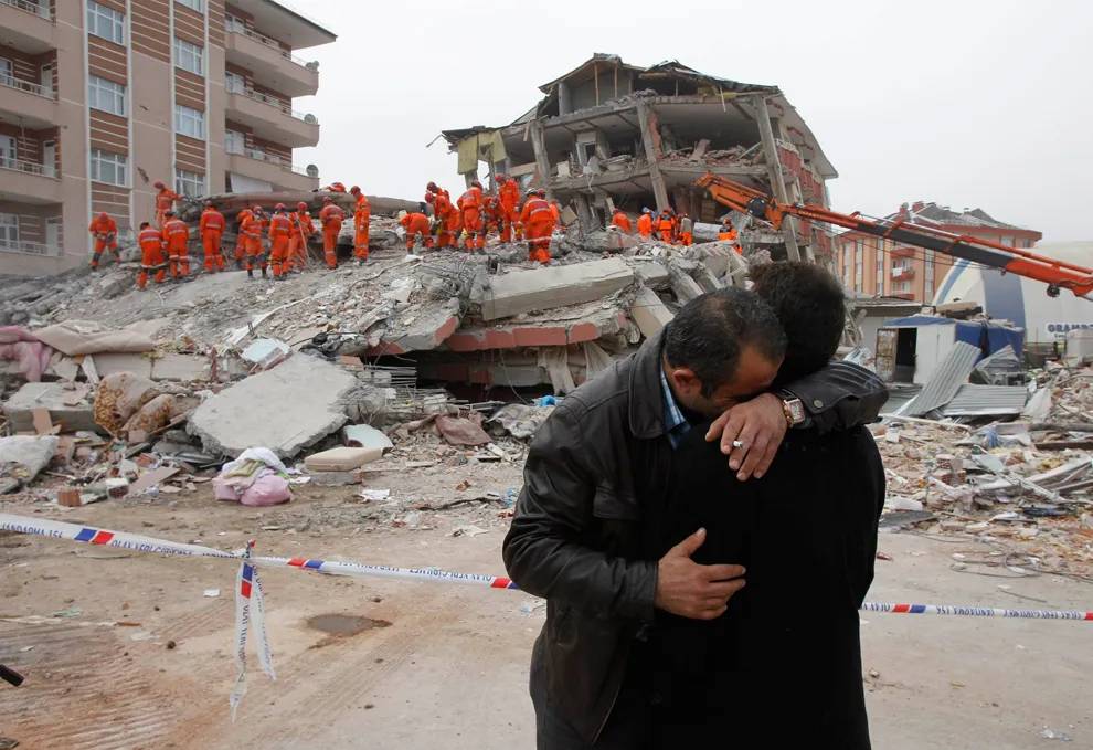 Oyunu Ak parti'ye kullanan depremzede seçmene, zehir zemberek sözler! 6