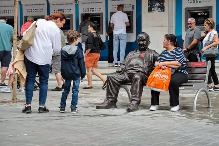 CHP'li belediyeler heykel yapmayı millete hizmet diye sunmaya devam ediyorlar 2