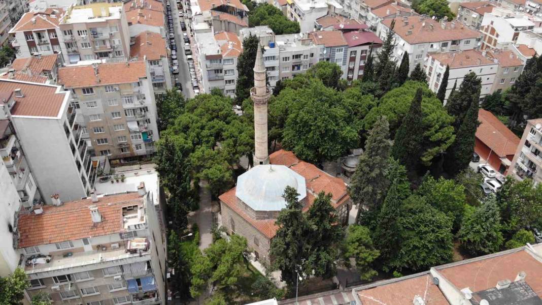 5 asırlık caminin minaresi, mahalleliyi korkutuyor! 9